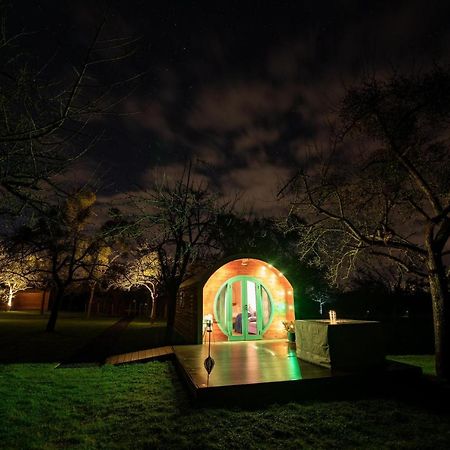 Orchard Farm Luxury Glamping Villa Glastonbury Exterior photo